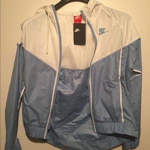 Woman's Nike windbreaker